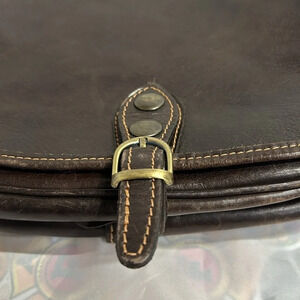 Sanya Firenze Italian Leather Bag. 26 “ Strap Drop. New without Tag. Brown.
